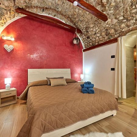El Volt Hotel มัลเชซิเน ภายนอก รูปภาพ