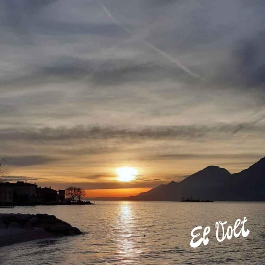 El Volt Hotel มัลเชซิเน ภายนอก รูปภาพ